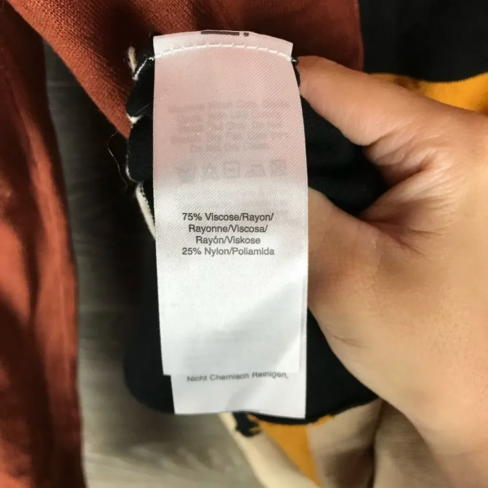 DKNY Crewneck Pullover NWT - Picture 7 of 8